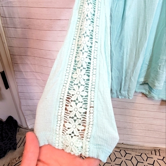 Soft Surroundings Cecelia Embroidered Long Sleeve Tunic in Mint, sz Medium - Picture 5 of 12